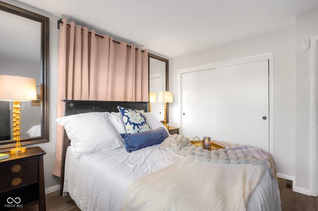 4230 River Road, Columbus, IN 47203