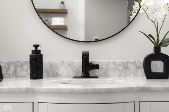 4230 River Road, Columbus, IN 47203