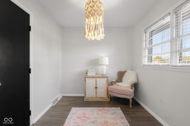 4230 River Road, Columbus, IN 47203