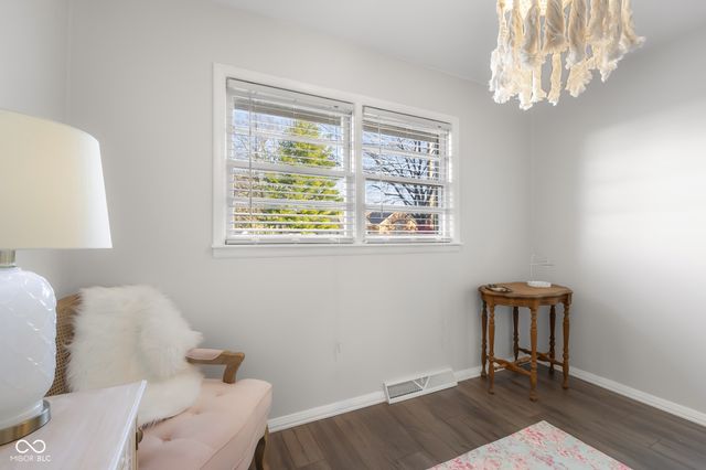 4230 River Road, Columbus, IN 47203