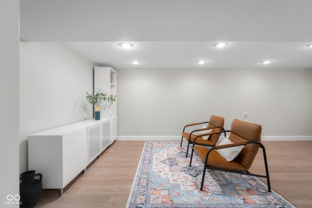 4230 River Road, Columbus, IN 47203