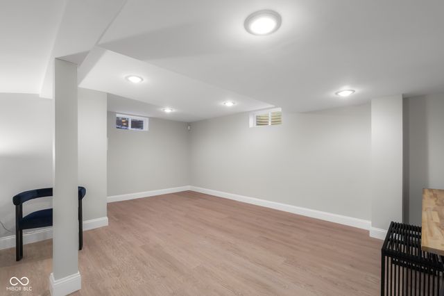 4230 River Road, Columbus, IN 47203