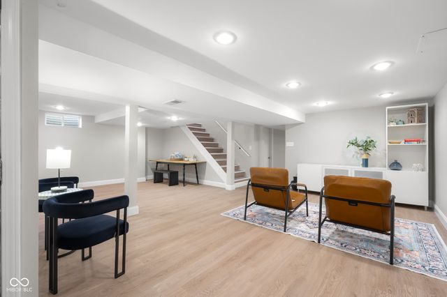 4230 River Road, Columbus, IN 47203