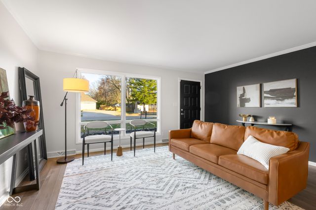 4230 River Road, Columbus, IN 47203