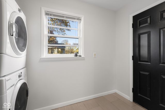 4230 River Road, Columbus, IN 47203