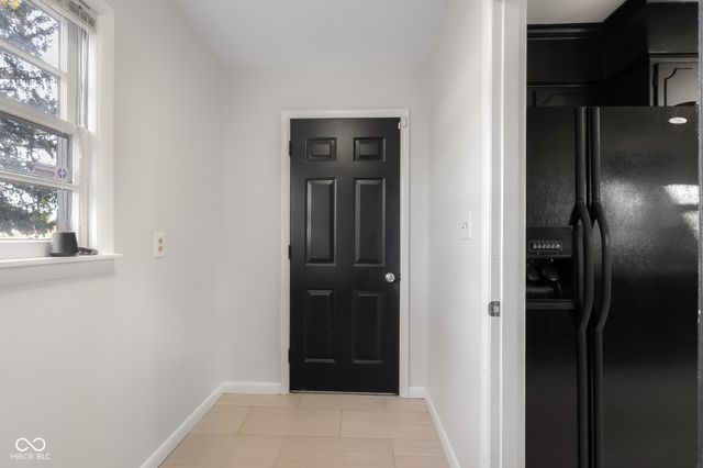 4230 River Road, Columbus, IN 47203