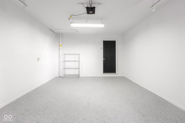 4230 River Road, Columbus, IN 47203