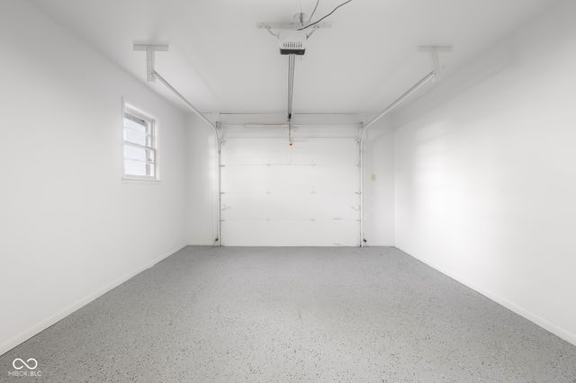 4230 River Road, Columbus, IN 47203