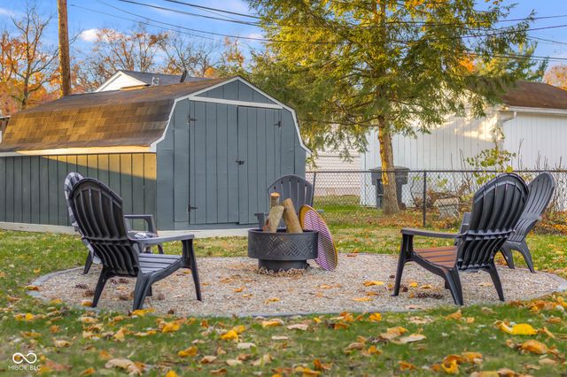 4230 River Road, Columbus, IN 47203