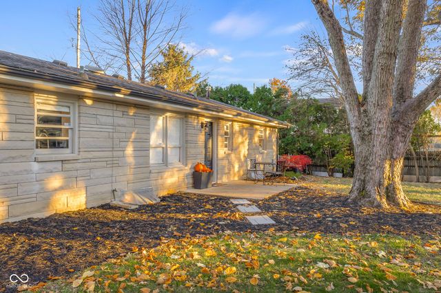 4230 River Road, Columbus, IN 47203