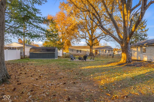 4230 River Road, Columbus, IN 47203