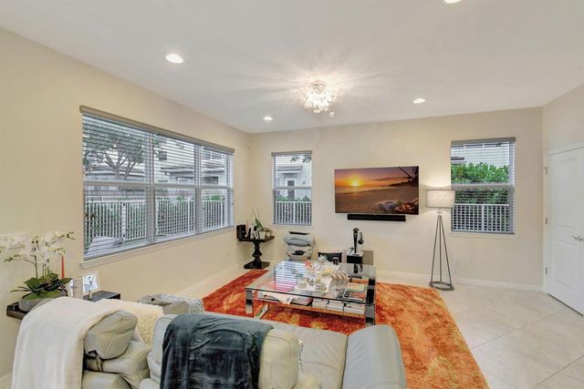 1105 Banyan Drive, Hollywood, FL 33021