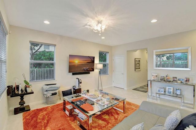1105 Banyan Drive, Hollywood, FL 33021