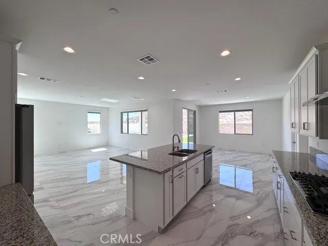 25061 River Peak Drive, Menifee, CA 92586