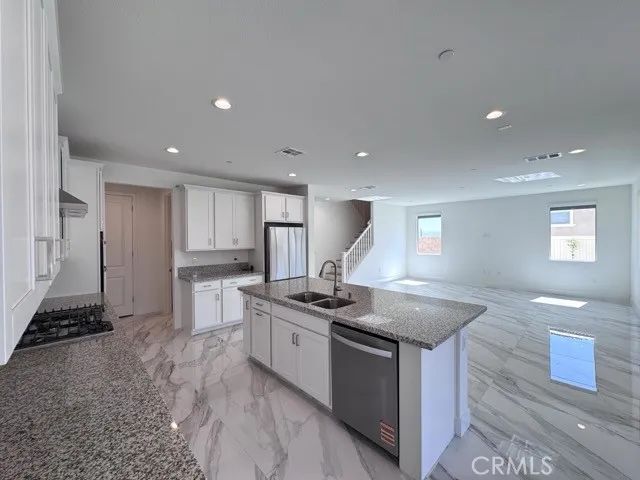 25061 River Peak Drive, Menifee, CA 92586