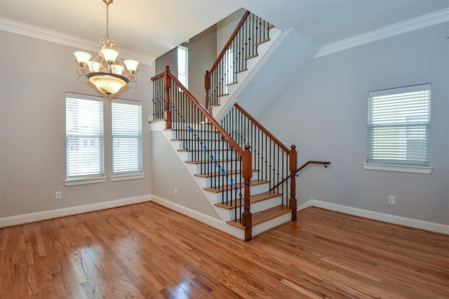 1141 W 24th Street B, Houston, TX 77008