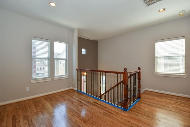 1141 W 24th Street B, Houston, TX 77008