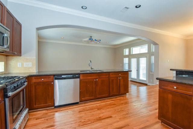 1141 W 24th Street B, Houston, TX 77008