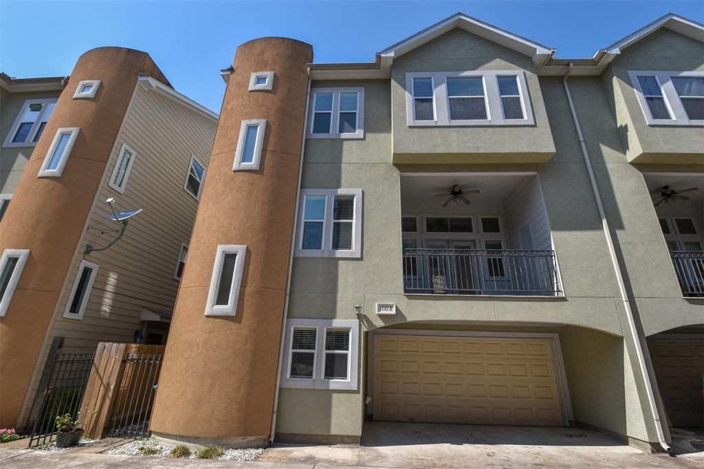 1141 W 24th Street B, Houston, TX 77008