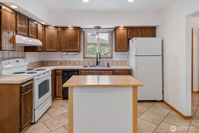 13648 28th Place S, Seatac, WA 98168