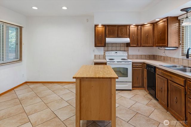 13648 28th Place S, Seatac, WA 98168