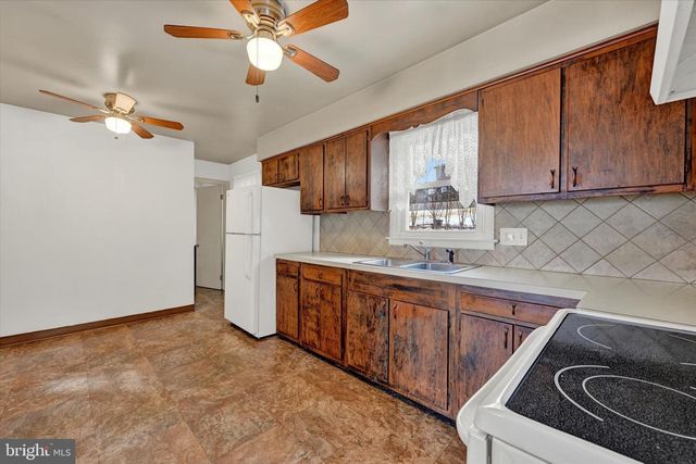 210 WINTERSTOWN RD, Red Lion, PA 17356