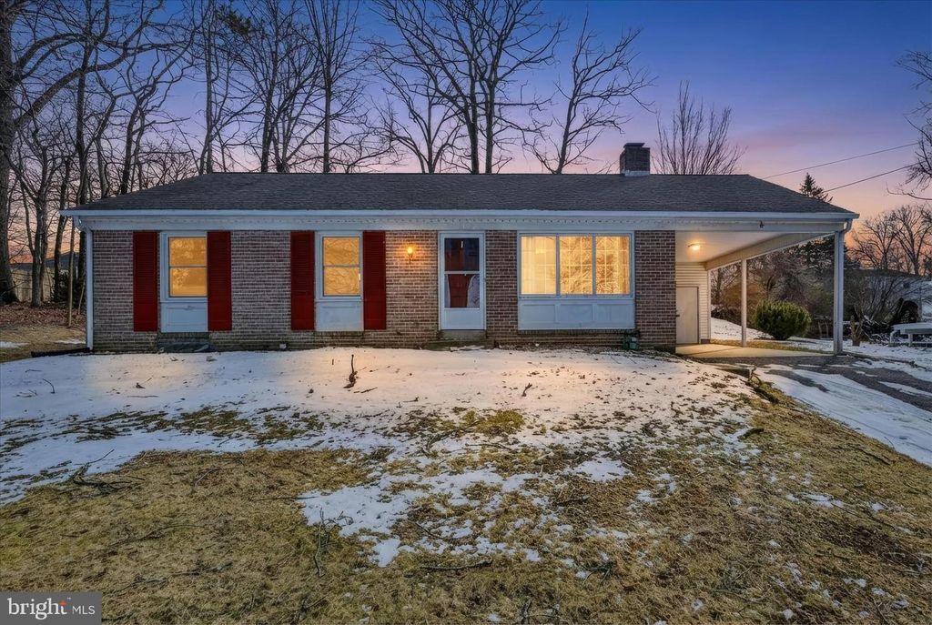 210 WINTERSTOWN RD, Red Lion, PA 17356