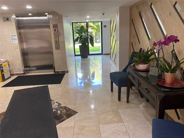 17021 N Bay Road 412IV, Sunny Isles Beach, FL 33160