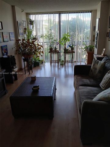 17021 N Bay Road 412IV, Sunny Isles Beach, FL 33160