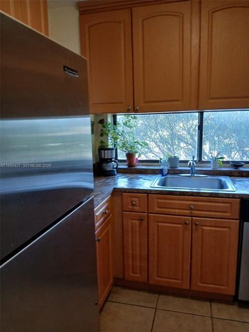 17021 N Bay Road 412IV, Sunny Isles Beach, FL 33160