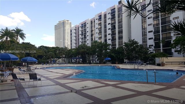 17021 N Bay Road 412IV, Sunny Isles Beach, FL 33160