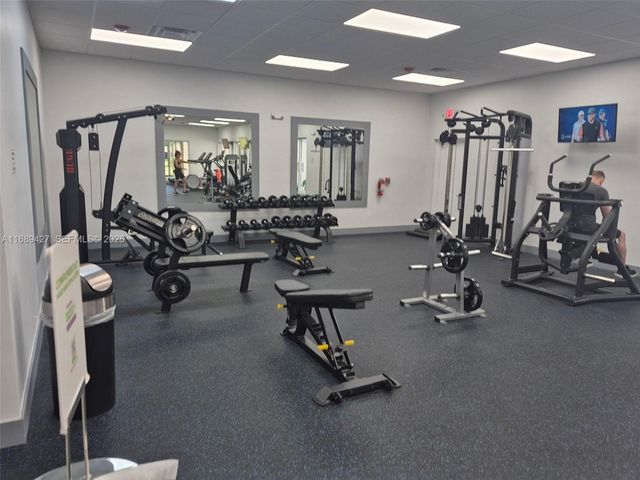 17021 N Bay Road 412IV, Sunny Isles Beach, FL 33160