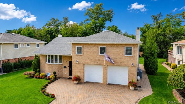 7 Monterey Drive, Manhasset Hills, NY 11040