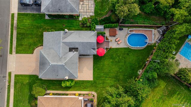 7 Monterey Drive, Manhasset Hills, NY 11040