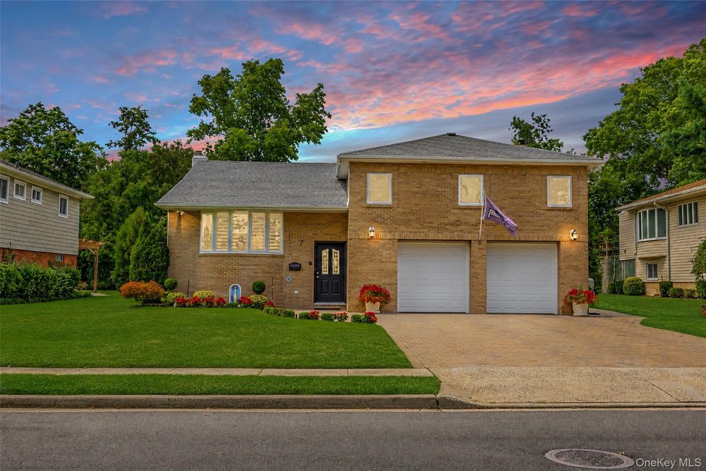 7 Monterey Drive, Manhasset Hills, NY 11040 — exterior