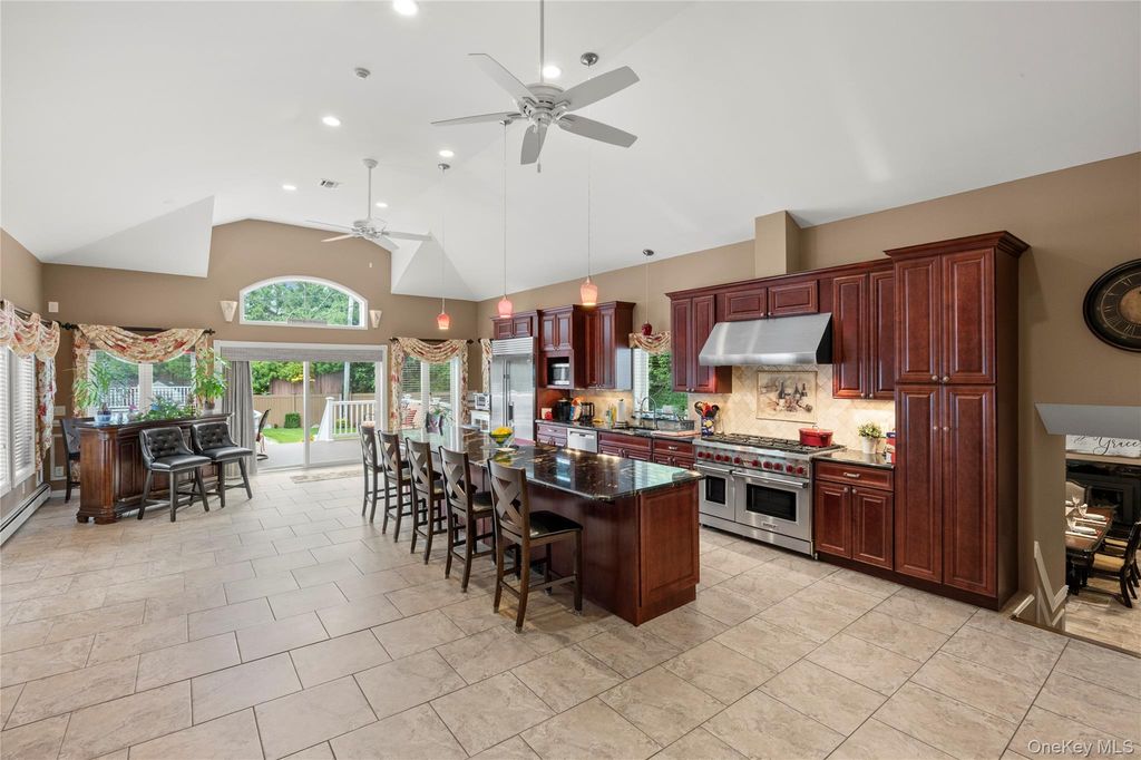 7 Monterey Drive, Manhasset Hills, NY 11040 — photo 5