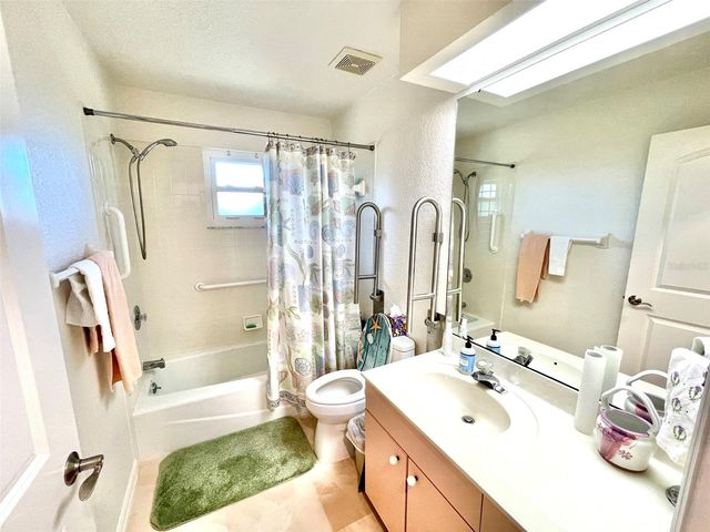 98 HOURGLASS DRIVE, Venice, FL 34293