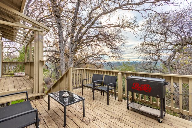 4720 Enchanted Way, Redding, CA 96001