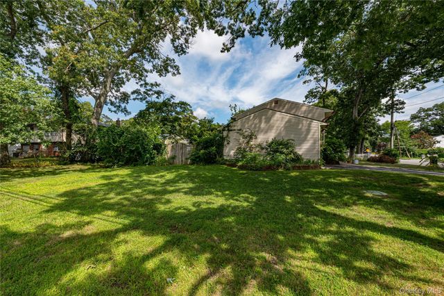40 Rockland Avenue, West Babylon, NY 11704