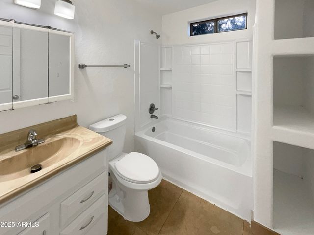 1048 E 6TH Avenue, Mesa, AZ 85204