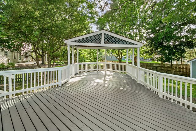 710 Alexandria Drive, Naperville, IL 60565