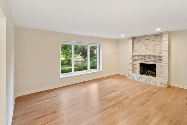 710 Alexandria Drive, Naperville, IL 60565