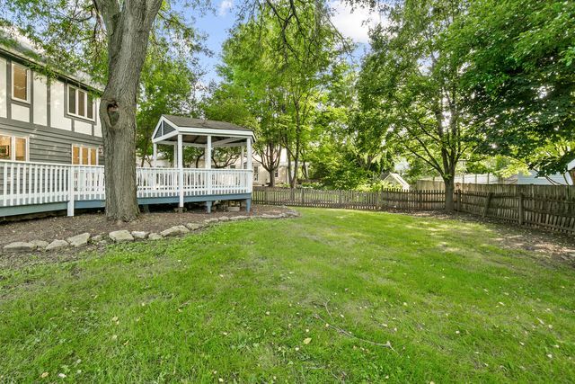 710 Alexandria Drive, Naperville, IL 60565