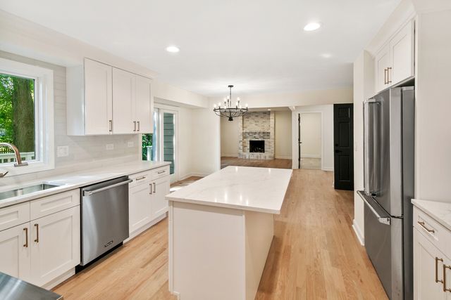 710 Alexandria Drive, Naperville, IL 60565