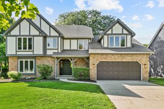 710 Alexandria Drive, Naperville, IL 60565