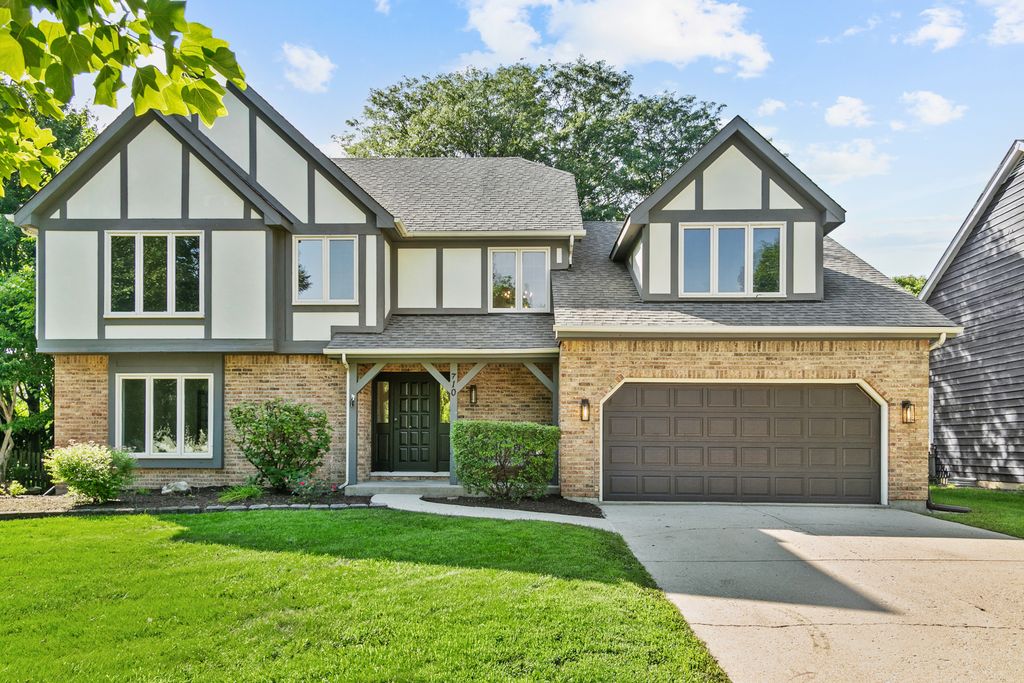710 Alexandria Drive, Naperville, IL 60565