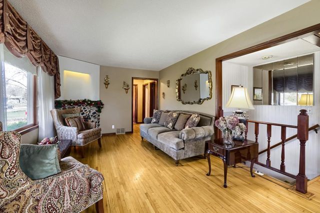 558 113th Lane NW, Coon Rapids, MN 55448