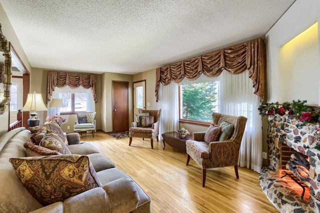 558 113th Lane NW, Coon Rapids, MN 55448