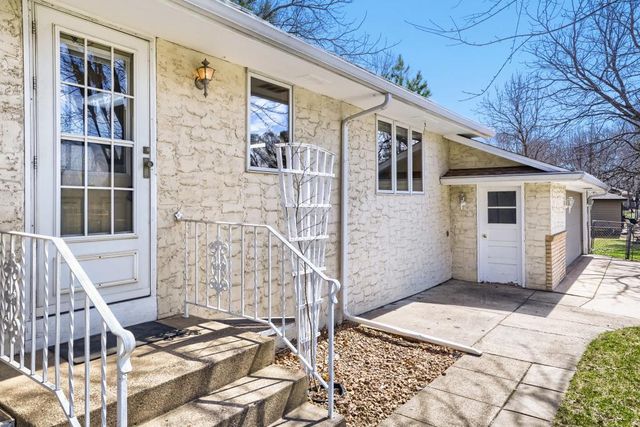 558 113th Lane NW, Coon Rapids, MN 55448