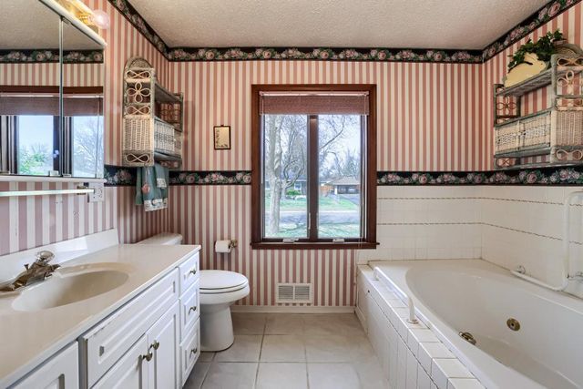 558 113th Lane NW, Coon Rapids, MN 55448